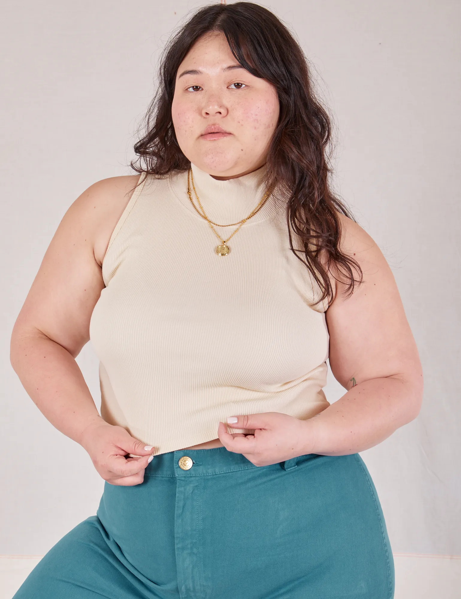 Sleeveless Essential Turtleneck - Vintage Tee Off-White